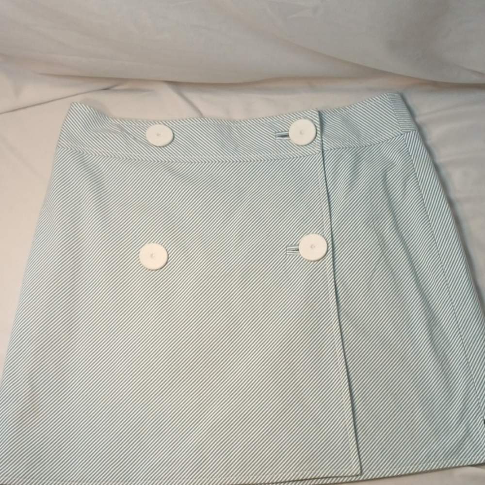 NWT 2 In 1 Striped White Skirt with Button Accents, Lilly Pulitzer Size 8